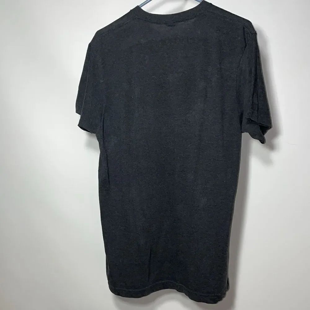 Woman’s graphic tee - Picture 5 of 7